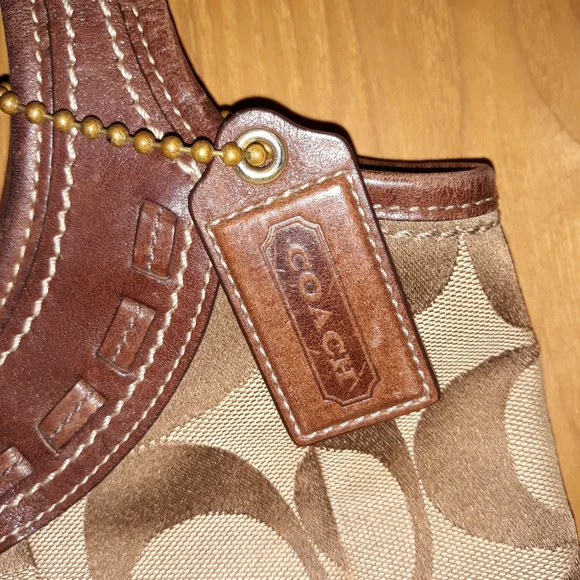 Coach Signature Logo Bag - Picture 7 of 8